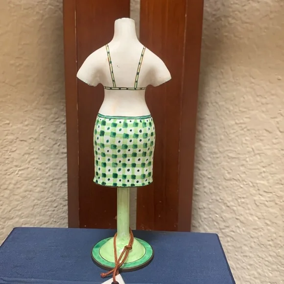 🔹Vintage Kelvin Chen Minature Mannequin Porcelain Enamel Skirt /Top Hand Painted - Picture 2 of 6